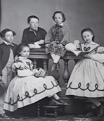 1863-Les enfants Puiseux recadrés (PW)