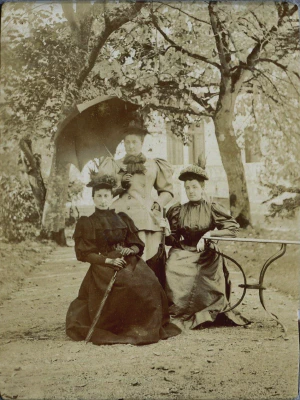 1900-env-Les_filles_Xinto