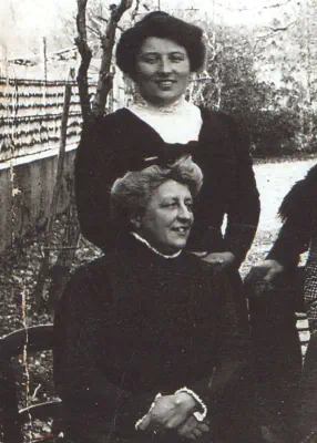 1909-Valentine & Louise Moulonguet