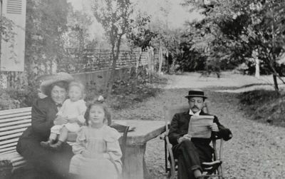 1909-env-famille_R.Ancely