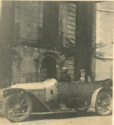 1917-JB_et_Marie_loubiere en automobile
