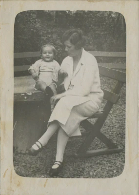 1924-Madeleine_G_et_Valentine_D_Loubiere