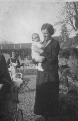 1924-Madeleine_et_Valentine_LOUBIERE