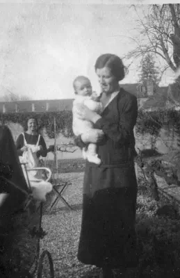1924-Madeleine et Valentine LOUBIÈRE