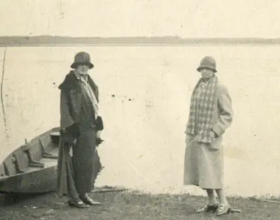 1924-Valentine Loubiere & Annie Maxwell