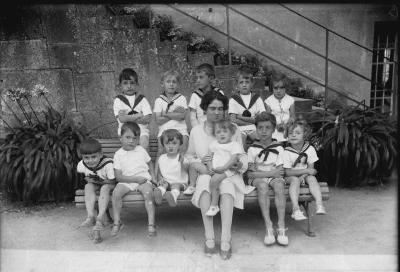 1929-Groupe_Bouvet_enfants