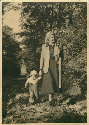 1932-env-Lili_a_la_chasse