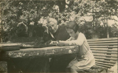 1933-Maman_et_sa_grand_mere_Loulou