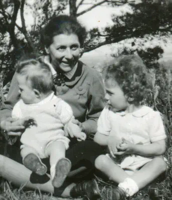 1942-Philippe, Mita, Jacques