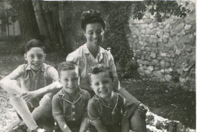 1944-Famille Ancely a Orange