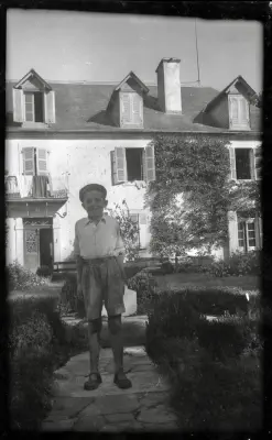 1945-env-Vidouze-Le_jardin_devant_Lacaze