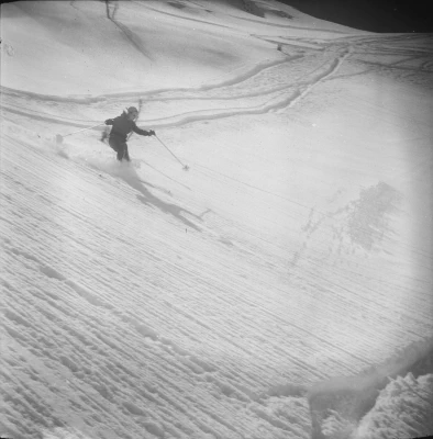 1948-Madeleine_Loubiere_au_ski