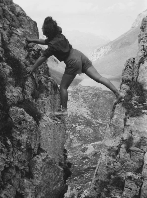 1948-Madeleine_Loubiere_en_montagne