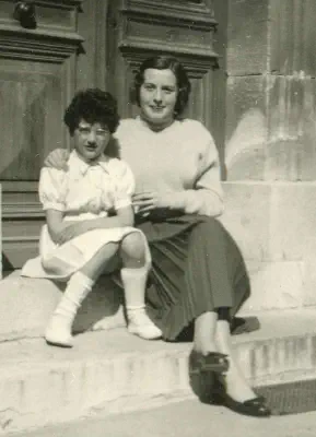 1955-Monique(Jule) Balazard et samarraine Helene Satge