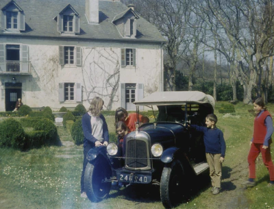 1959-X_Coco_Christine_Bernard_et_Irene