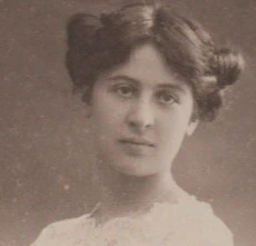 Annette_Doleris_epouse_Moulonguet