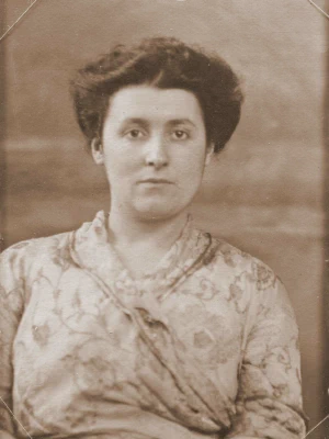 Jeanne_Mita_Dieuzeide_epouse_Fouga-1922