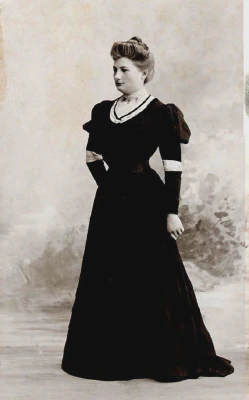 Marthe BAILLAUD épouse Jean PRIVAT (1882-1978)